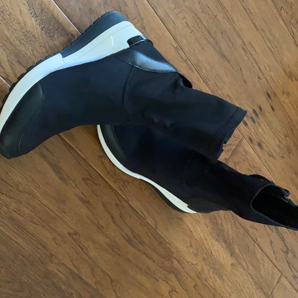 Michael Kors boots sz 5.5 M. Adorable& barely used